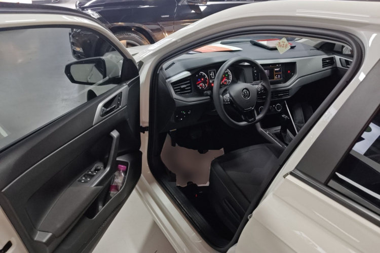 大众 Polo 2019款 Plus 1.5L 自动全景乐享版中控内饰7003