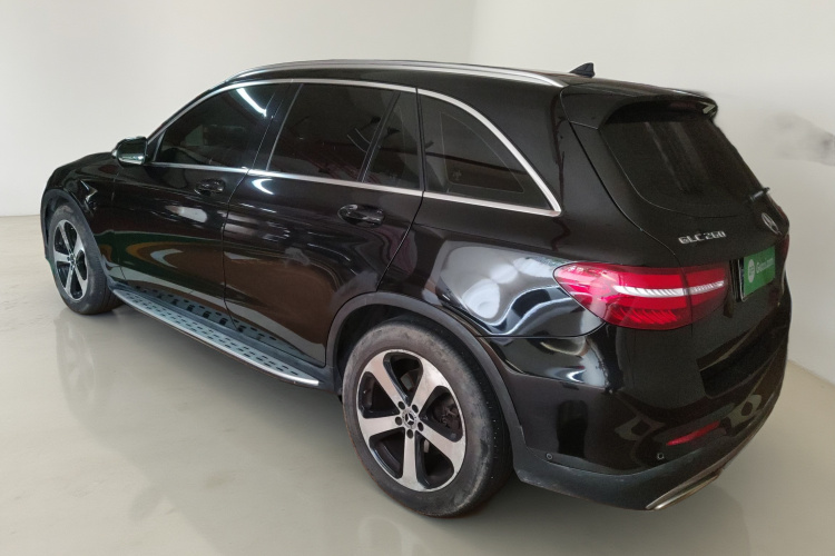 奔驰GLC 2018款 GLC 260 4MATIC 豪华型车身外观5