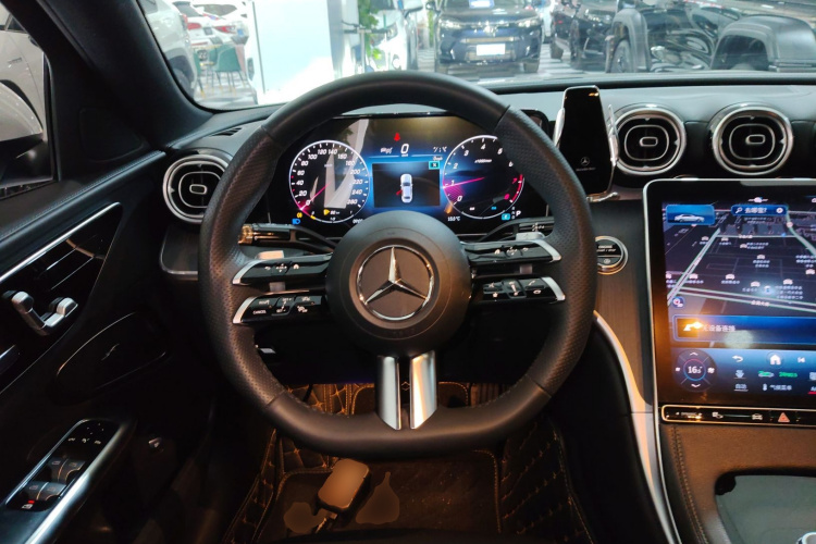 奔驰C级 2023款 C 260 L 运动版中控内饰13