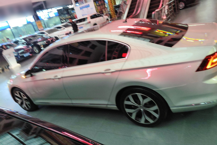 大众 迈腾 2018款 380TSI DSG 尊贵型车身外观4