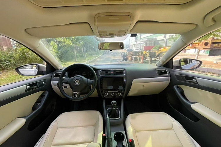 大众 速腾 2014款 1.6L 手动舒适型中控内饰7001