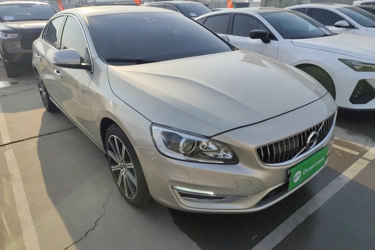 沃尔沃S60 2019款 S60L 改款 T5 智驭菁英版车身外观3