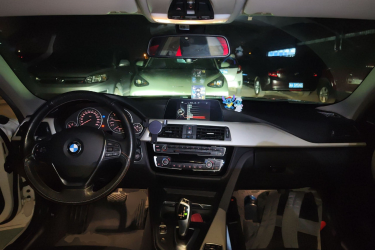 宝马3系 2016款 320Li 时尚型中控内饰12