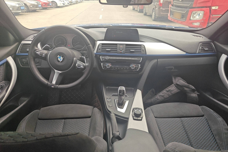 宝马3系 2018款 320i M运动套装中控内饰12