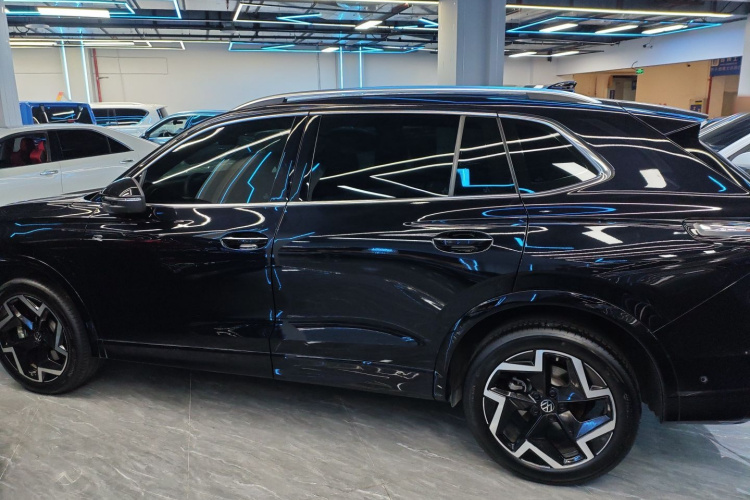 大众 途观L 2025款 PRO 380TSI 两驱 R-Line 智领版车身外观4