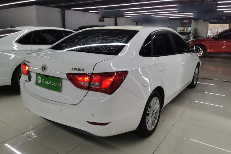 别克 英朗 2016款 15N 自动豪华型车身外观7