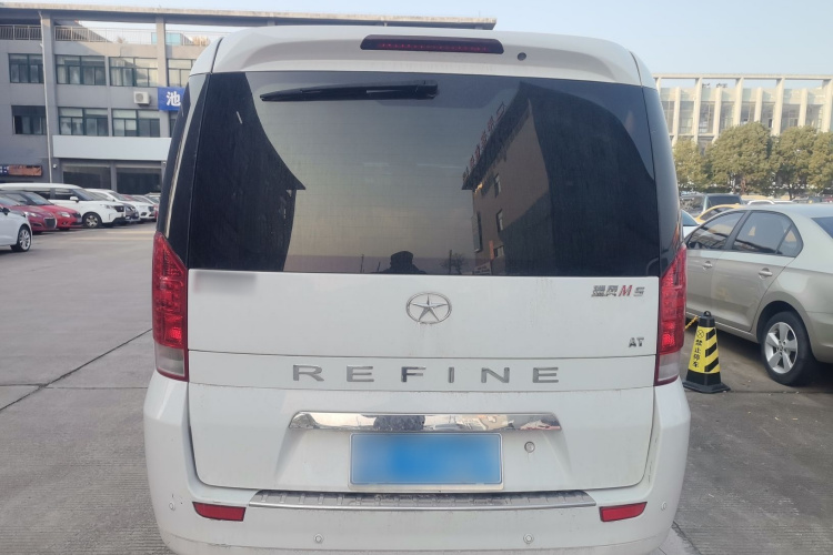 江汽集团 瑞风M5 2016款 2.0T 汽油自动公务版车身外观6