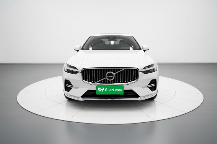 沃尔沃XC60 2022款 B5 四驱智逸豪华版车身外观2