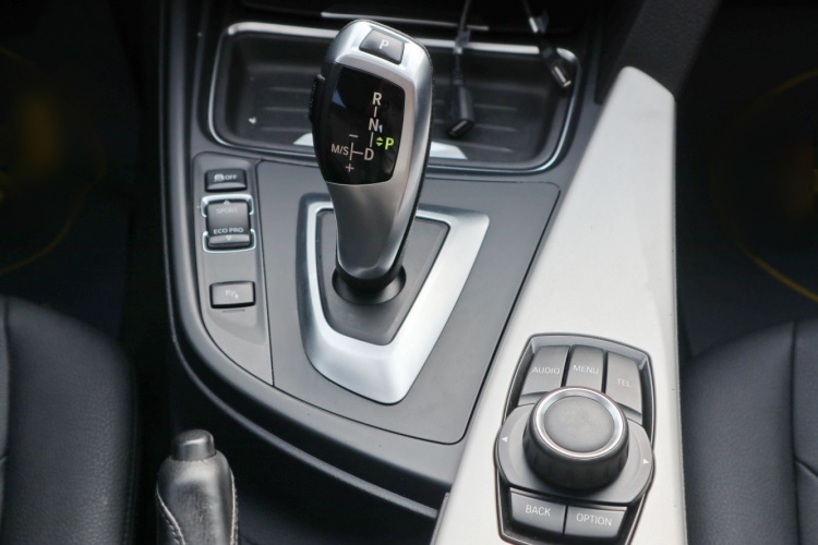 宝马3系 2015款 320Li 超悦版时尚型中控内饰7006