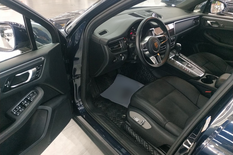 保时捷 2020款 Macan 2.0T中控内饰20