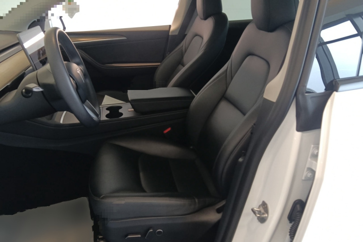 特斯拉 Model Y 2022款 改款 后轮驱动版中控内饰19