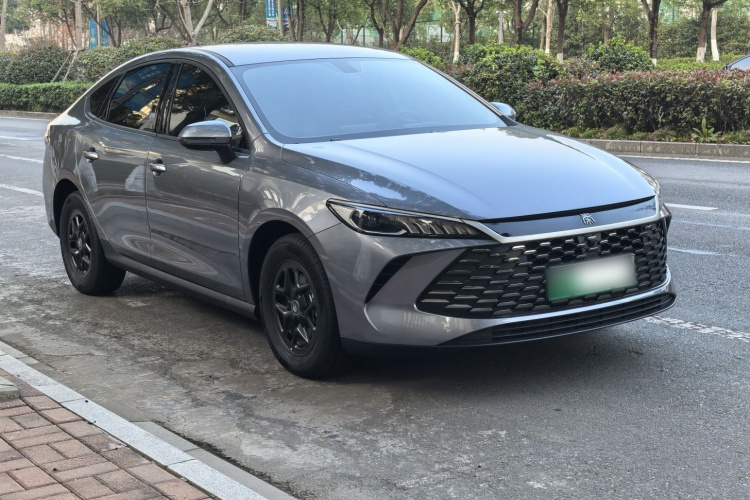 比亚迪 秦PLUS 2025款 DM-i 智驾版 55KM领先型车身外观6002