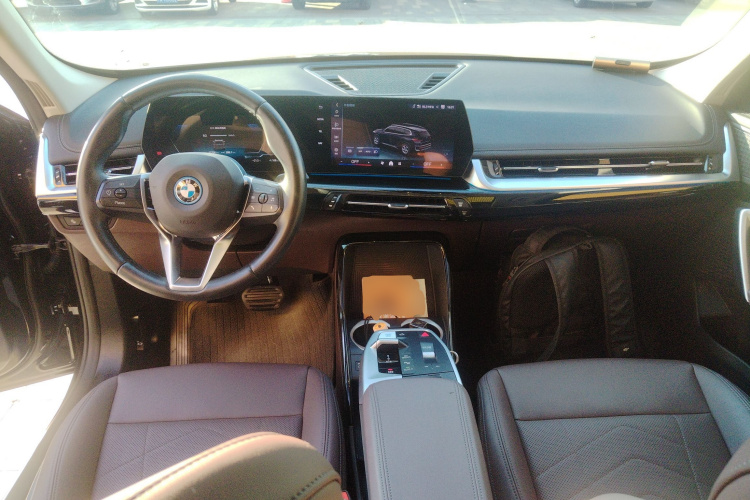 宝马iX1 2023款 eDrive25L X设计套装中控内饰7002