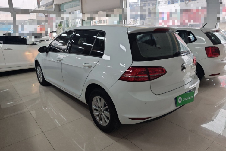 大众 高尔夫 2016款 1.6L 自动时尚型车身外观4