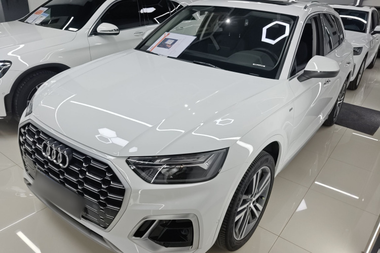 奥迪Q5L 2022款 改款 40T 豪华动感型车身外观4