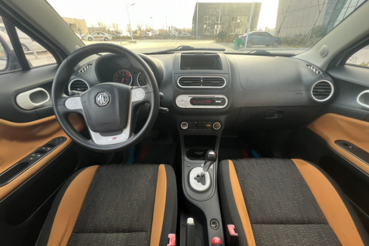 名爵3SW 2015款 1.5L AMT精英型中控内饰7003