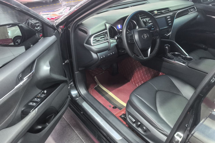 丰田 凯美瑞 2018款 2.0G 豪华版中控内饰7003