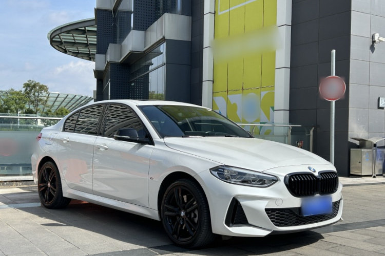 宝马1系 2022款 125i M运动曜夜版车身外观6003