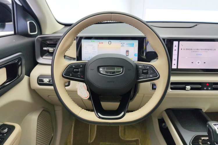 吉利汽车 吉利icon 2023款 1.5TD 巧克力醇巧版中控内饰13