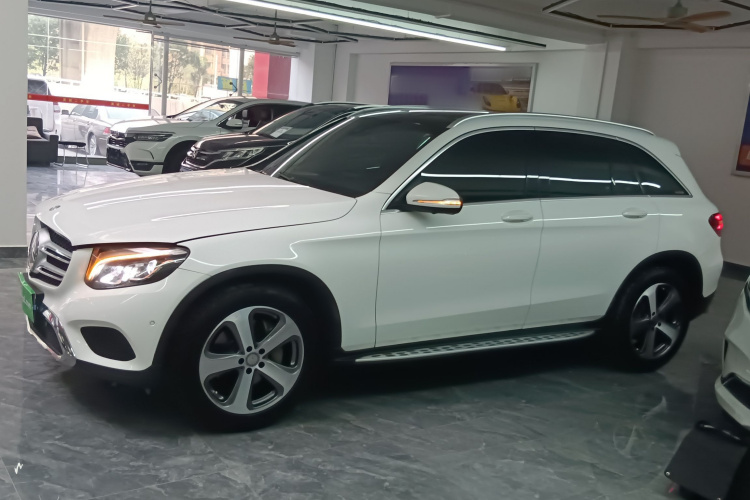 奔驰GLC 2016款 GLC 260 4MATIC 豪华型车身外观4