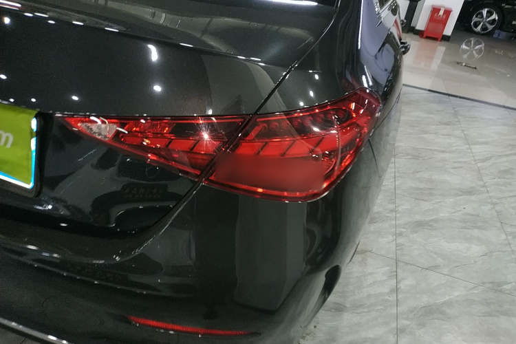 奔驰C级 2023款 C 200 L 运动版车身外观9