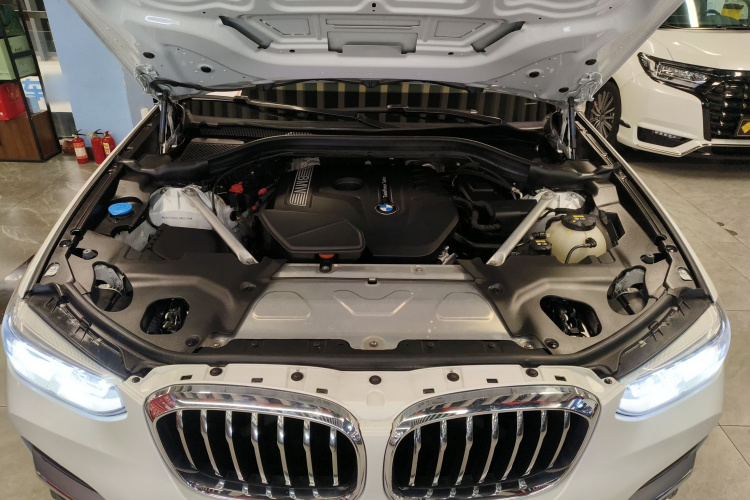 宝马X3 2020款 xDrive28i 豪华套装机舱底盘24