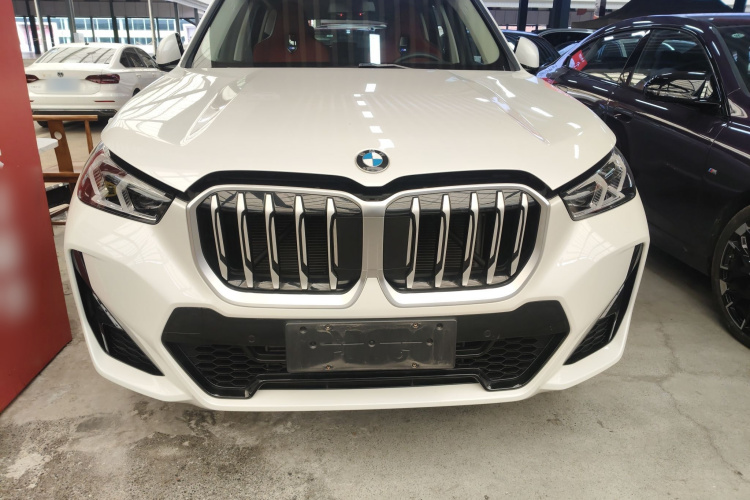 宝马X1 2023款 xDrive25Li M运动套装车身外观2