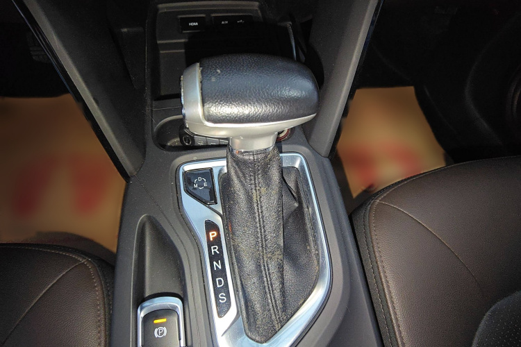 广汽传祺 传祺GS4 2016款 235T G-DCT豪华版局部细节18