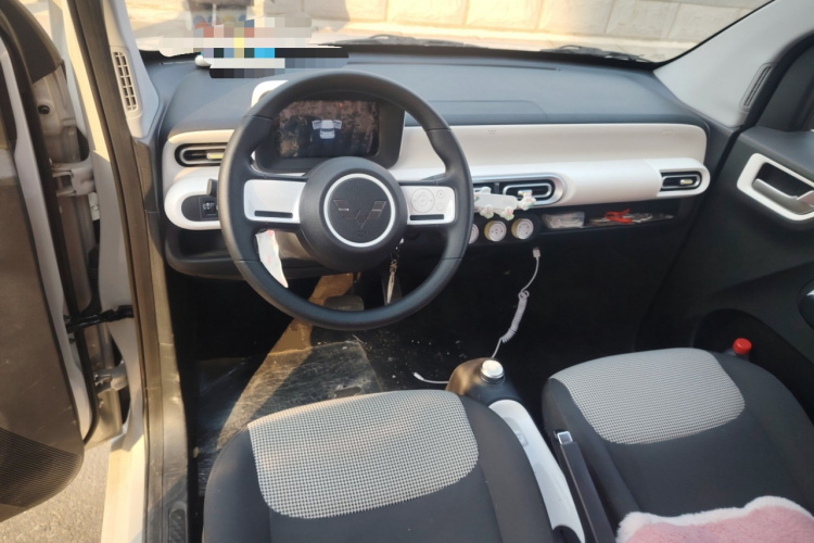 五菱汽车 宏光MINIEV 2024款 第三代 215km 青春版中控内饰12