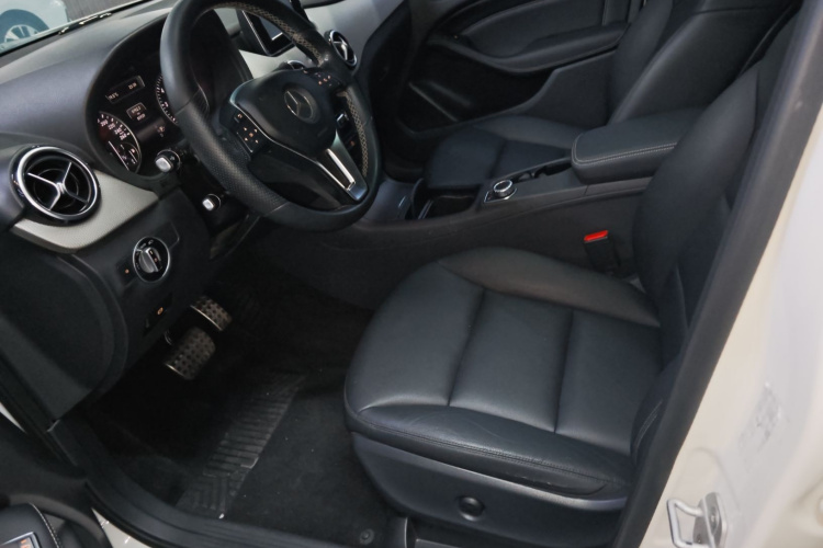 奔驰B级 2012款 B 200中控内饰19