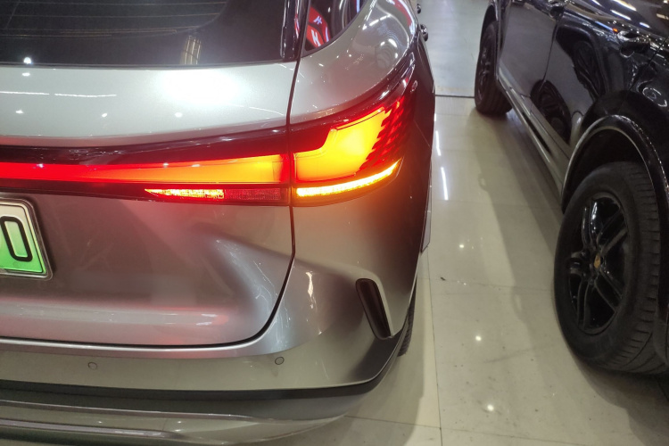 雷克萨斯RX新能源 2023款 450h+ 四驱畅享版车身外观9