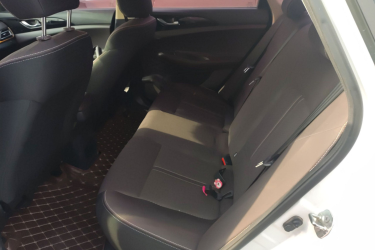 长安 逸动DT 2019款 1.6L 手动舒享型 国VI中控内饰21