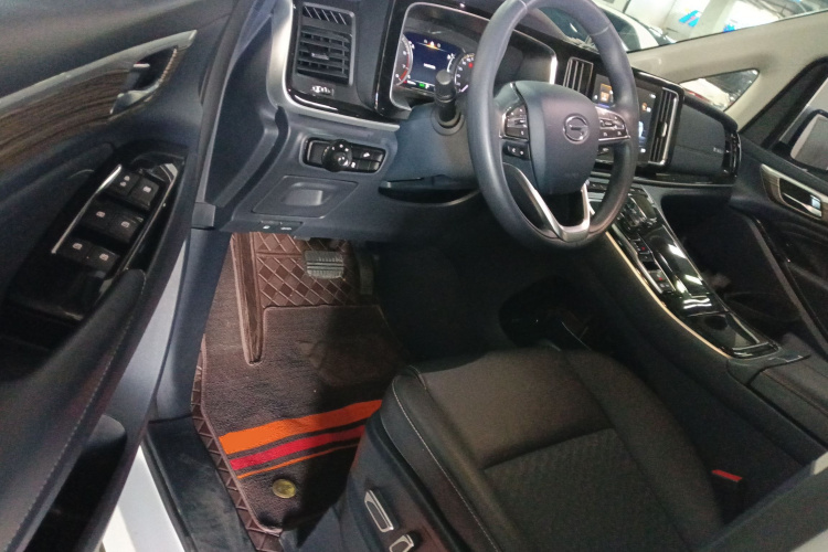 广汽传祺 传祺M8 2023款 领秀系列 390T 豪华版中控内饰20