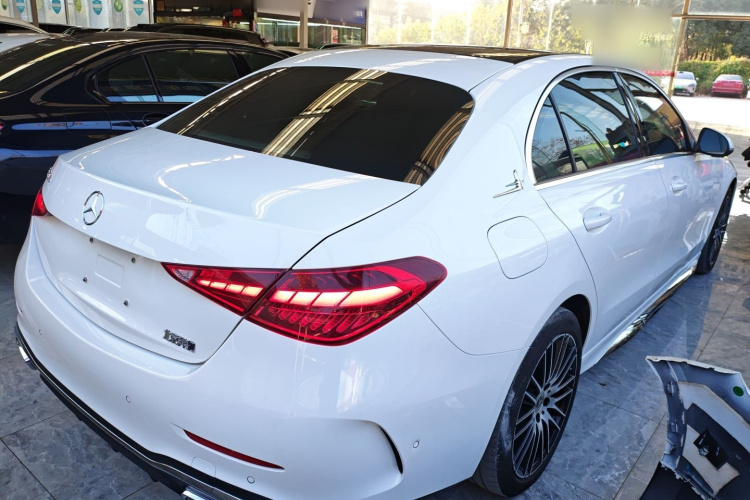奔驰C级 2023款 改款 C 260 L 运动版车身外观7