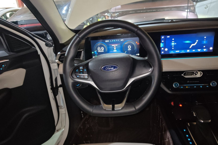 福特 福睿斯 2021款 1.5L 自动钻石版中控内饰13