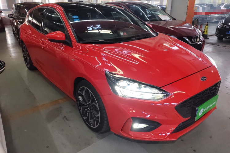 福特 福克斯 2019款 两厢 EcoBoost 180 自动ST Line车身外观3