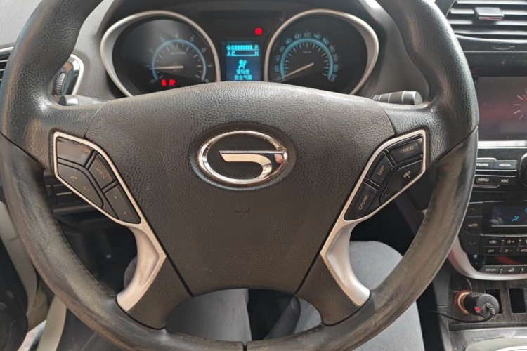 广汽传祺 传祺GS5 Super 2015款 2.0L 自动两驱豪华导航版局部细节13