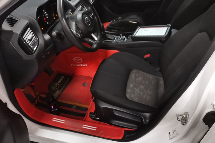 马自达CX-4 2020款 2.0L 自动两驱蓝天探索版中控内饰19