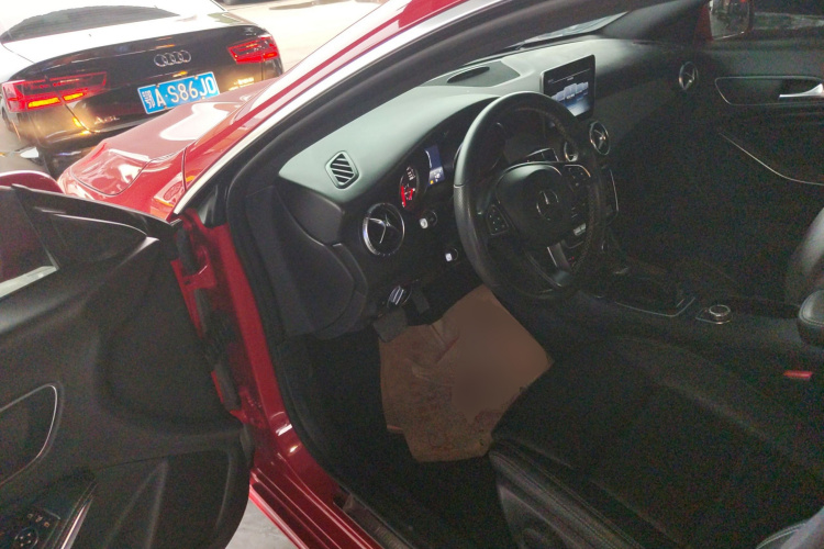 奔驰CLA 2018款 CLA 200 动感型中控内饰20