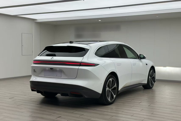 蔚来ET5T 2023款 100kWh Touring车身外观7