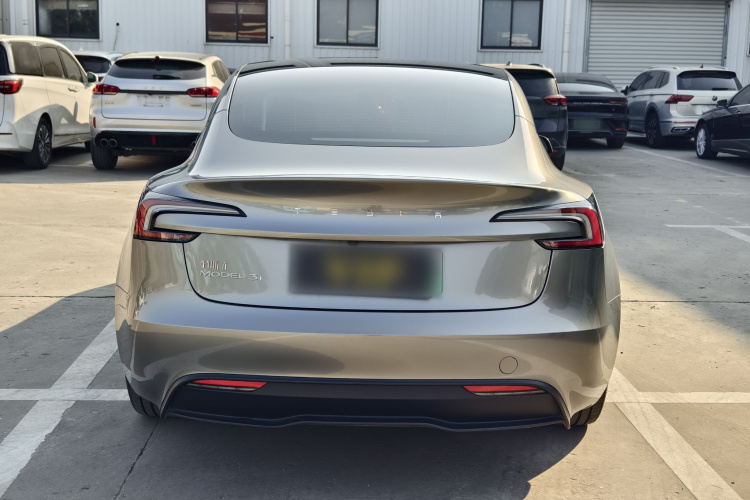 特斯拉 Model 3 2023款 长续航全轮驱动版车身外观6009