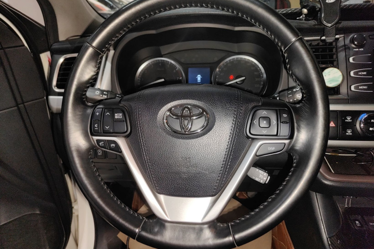 丰田 汉兰达 2015款 2.0T 四驱豪华版 7座局部细节13