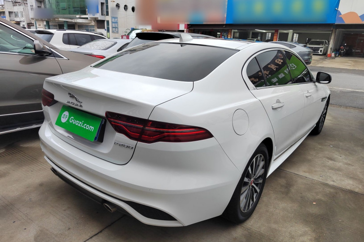 捷豹XEL 2020款 2.0T 200PS R-DYNAMIC 青春运动版车身外观7