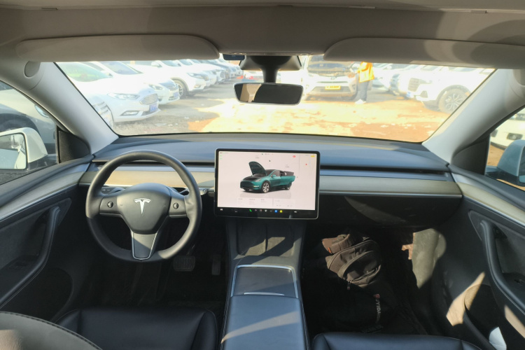 特斯拉 Model Y 2022款 改款 后轮驱动版中控内饰12