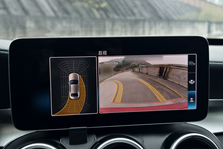 奔驰C级 2019款 C 260 L 运动版局部细节9004