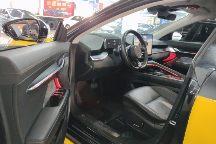 极氪001 2021款 长续航双电机 WE版中控内饰20