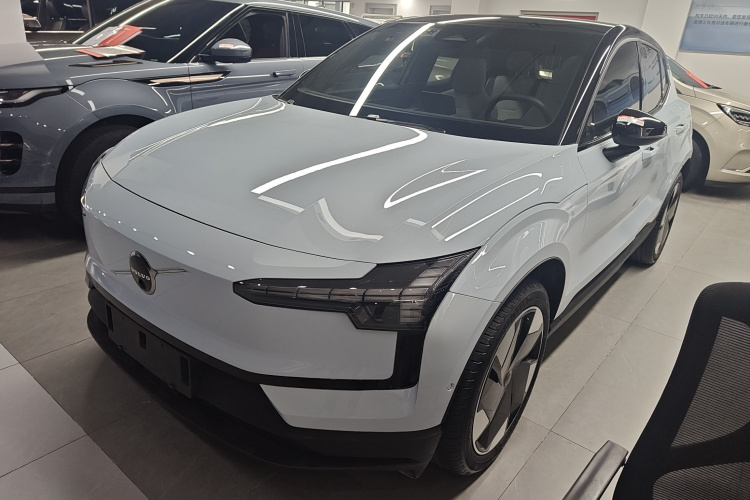 沃尔沃EX30 2025款 后驱长续航版 Ultra车身外观1