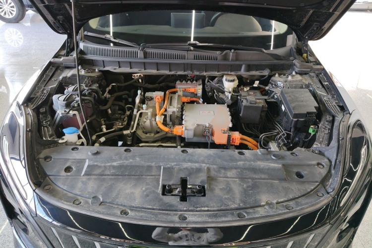 红旗E-QM5 2022款 431km 充电乐享版机舱底盘24