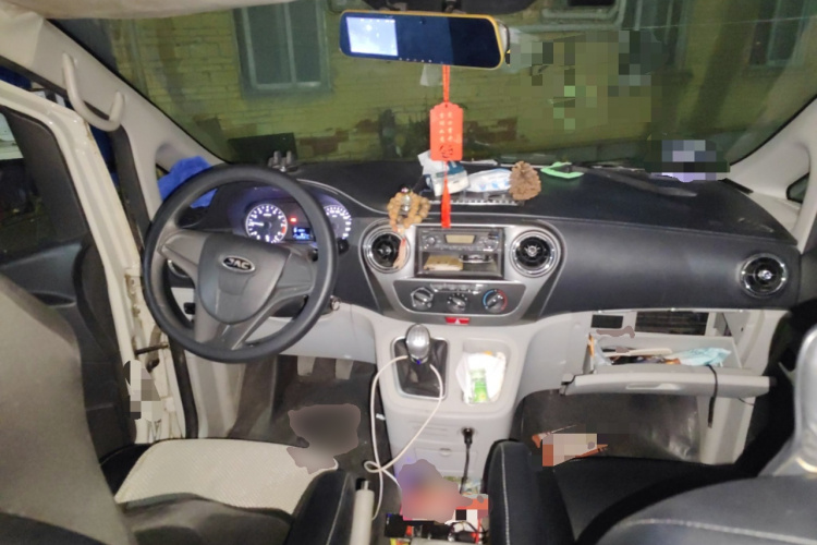 江淮瑞风 瑞风M3 2019款 PLUS 宜家版 1.8L 豪华型 9座中控内饰12