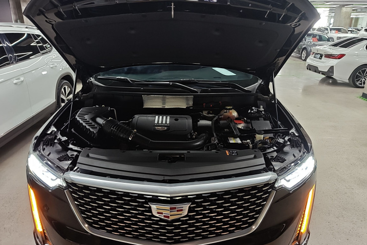 凯迪拉克XT6 2022款 2.0T 六座四驱豪华120周年限量版机舱底盘24